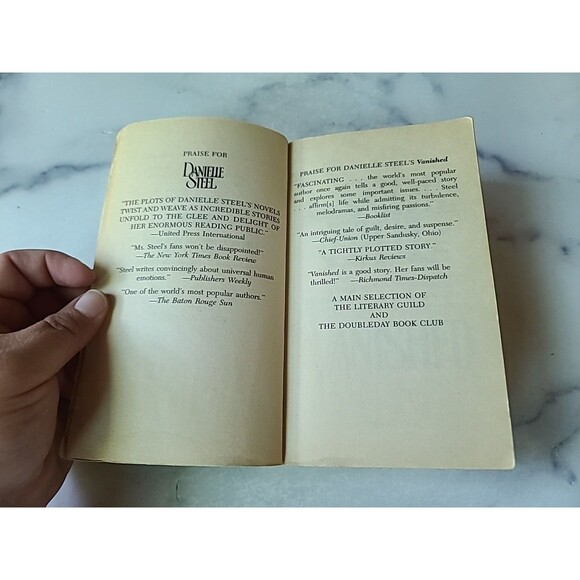 Vanished By Danielle Steel Paperback - Picture 3 of 10